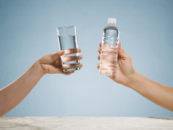 น้ำดื่มบรรจุขวด PET น้ำดื่มความจุของสายการผลิต 7000 BPH CE Certification